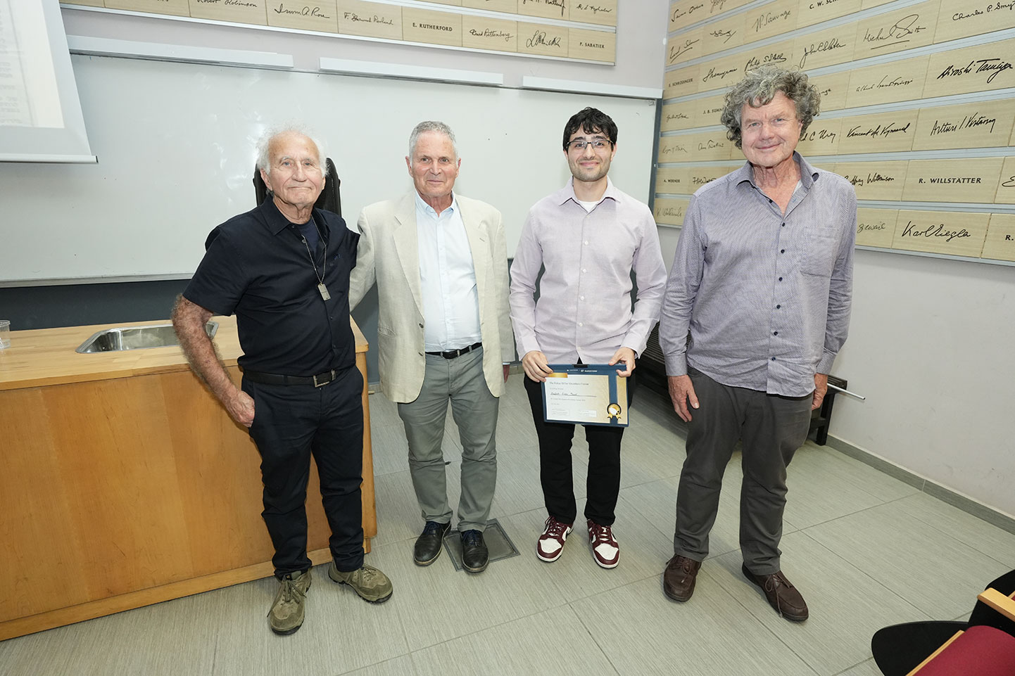 Dr.-Matan-Even-Zur-,-the-winner,-with-head-of-Helen-Diller-center-for-QM-and-with-thre-members-of-the-evaluation-comiittee